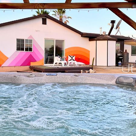 Twin Palms Desert Getaway - Jacuzzi, Fire Pit, Meditation Room & More Джошуа-Трі Екстер'єр фото