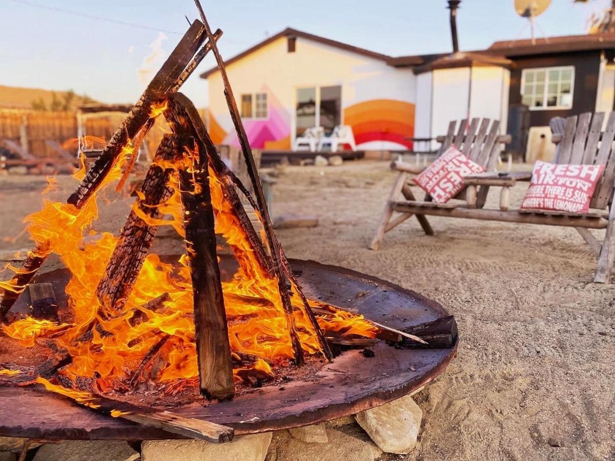 Twin Palms Desert Getaway - Jacuzzi, Fire Pit, Meditation Room & More Джошуа-Трі Екстер'єр фото