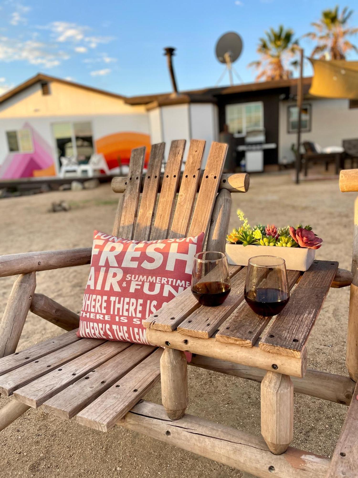 Twin Palms Desert Getaway - Jacuzzi, Fire Pit, Meditation Room & More Джошуа-Трі Екстер'єр фото