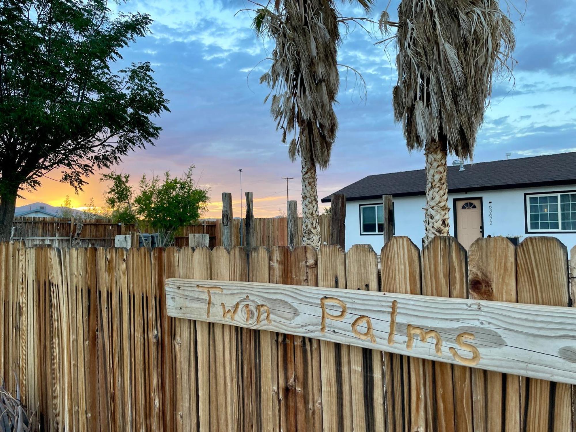 Twin Palms Desert Getaway - Jacuzzi, Fire Pit, Meditation Room & More Джошуа-Трі Екстер'єр фото
